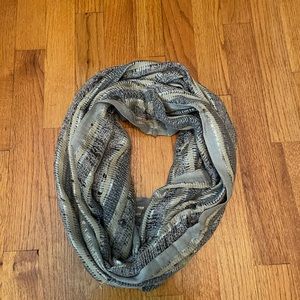 Infinity scarf